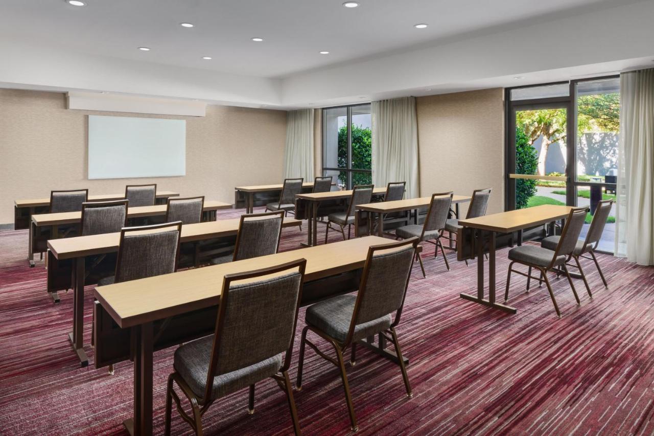 Courtyard By Marriott Dallas Lewisville Exterior photo